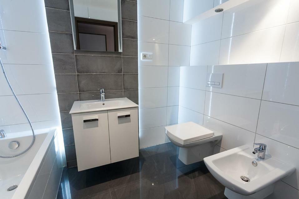 B&W Ruska Apartment Wrocław Extérieur photo